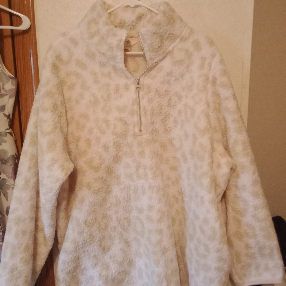 Terra & sky woman's pullover sweater